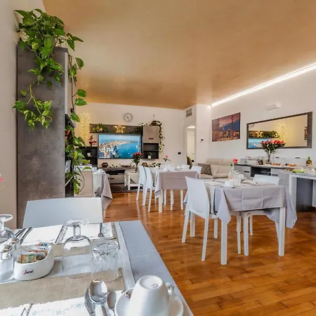 Venice Friends فندق مبيت وإفطار ميستر