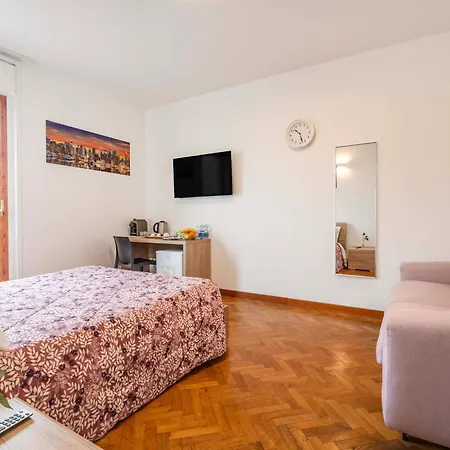 Alojamento de Acomodação e Pequeno-almoço Venice Friends Mestre