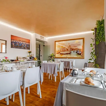 Venice Friends Bed & Breakfast 3*